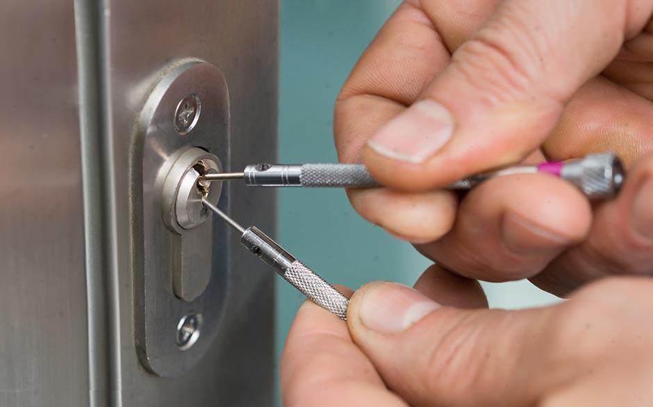personnalisé serrurier prix changement serrure Paris 15